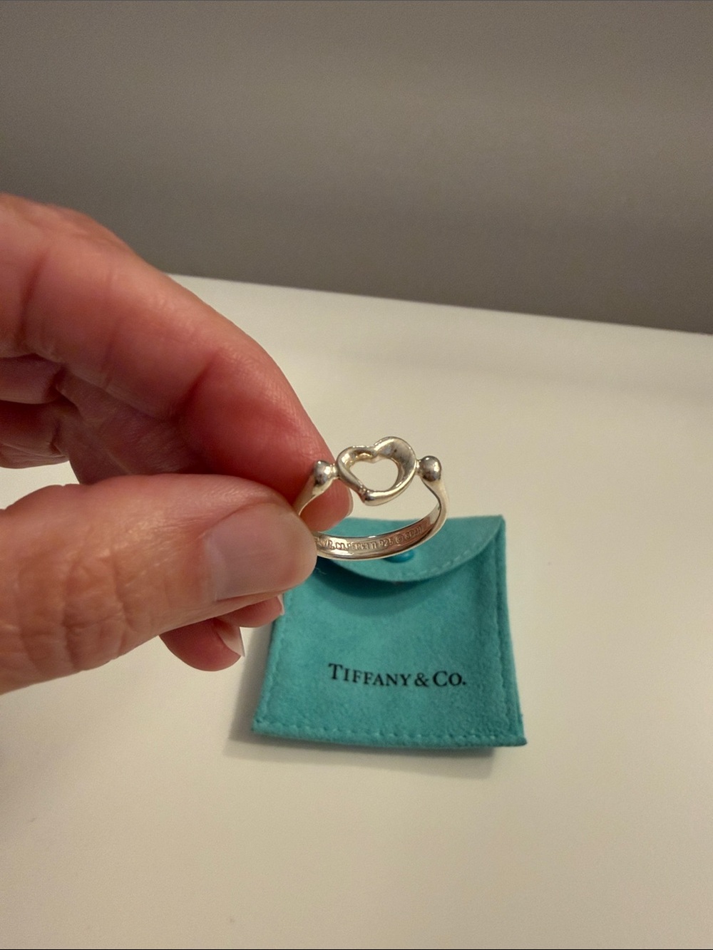 Tiffany & Co. Silver Heart Ring with Blue Pouch - Picture 6 of 6